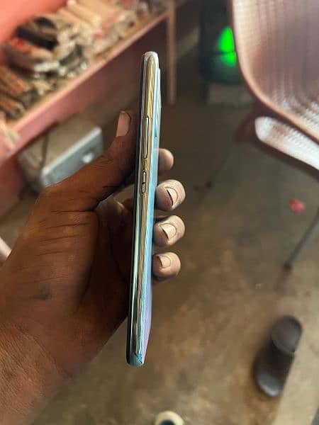 vivo s1 4gb ram 128gb rom ok set da (( i phone )) exchange ho sakta 1