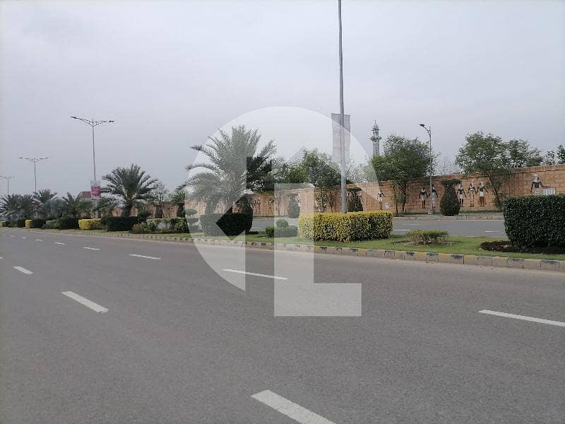 A Plot Of Five Marla In New Lahore Matti Is For Sale There Is Electricity And Water In Front Of Park School College Sadamim And All Low Shield Shops 17