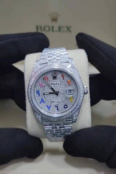 WATCH BUYER / Rolex President Chopard Happy Diamonds Breitling Avenger 15