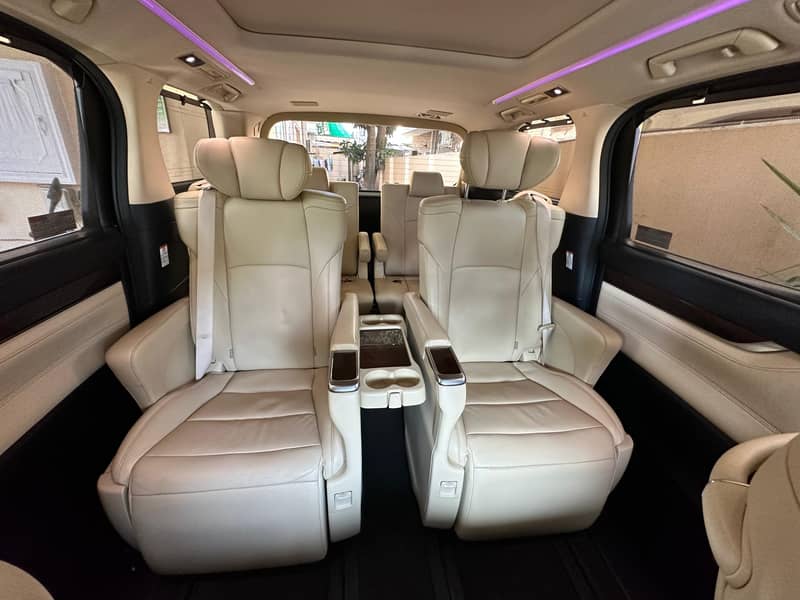 Toyota Alphard 2015 2500cc 5