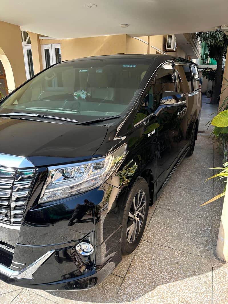 Toyota Alphard 2015 2500cc 1