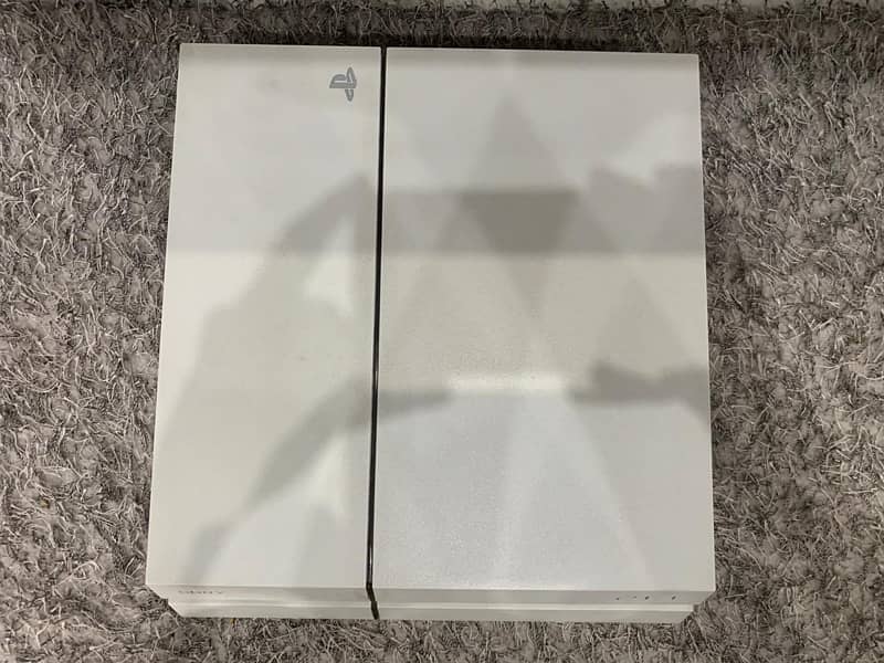 ps4 limited addition in white im best condition 3