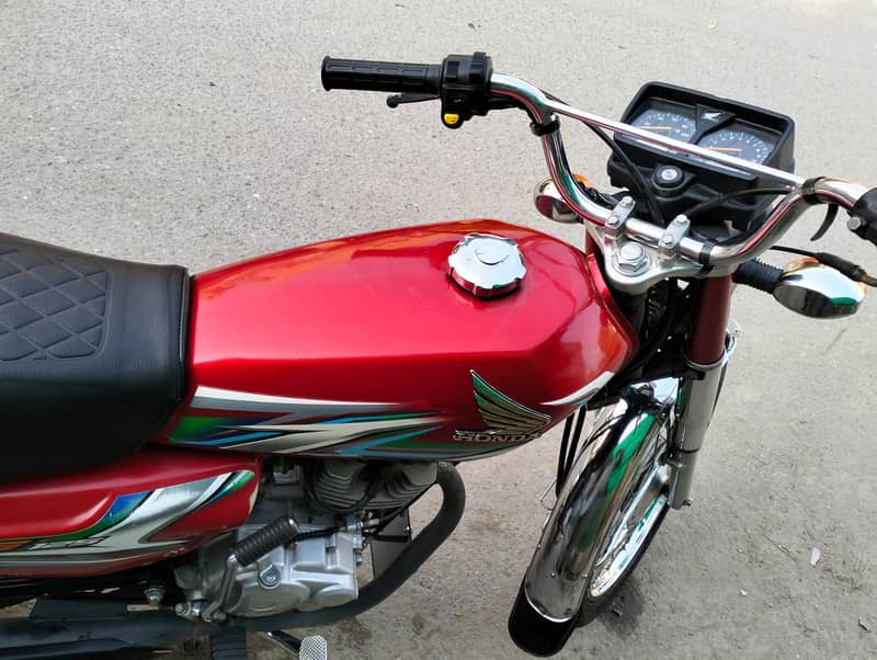 honda 125 model 2023  (0306=4462/443) Lavish condition 5