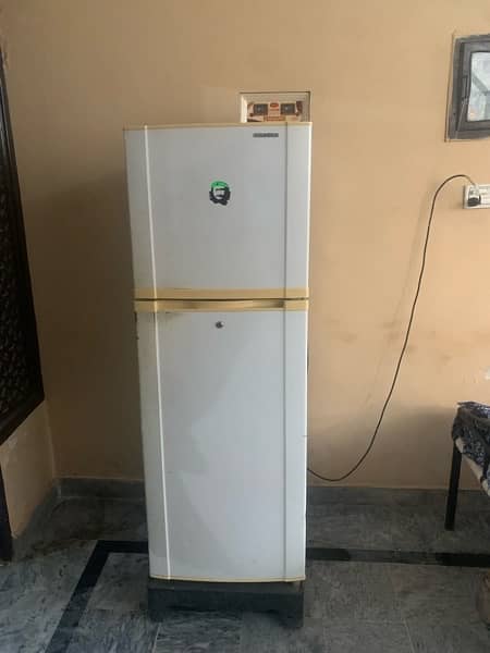 samsung refregrator for sale in good condition chilled colling 3