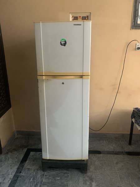 samsung refregrator for sale in good condition chilled colling 4