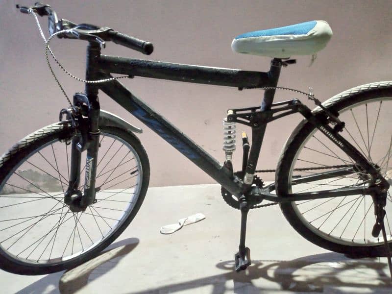 Selling my (GENESIS V2100) bicycle 11