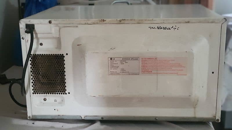 LG full size Microwave 2