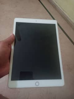 ipad 8 generation 32gb with box charger 0