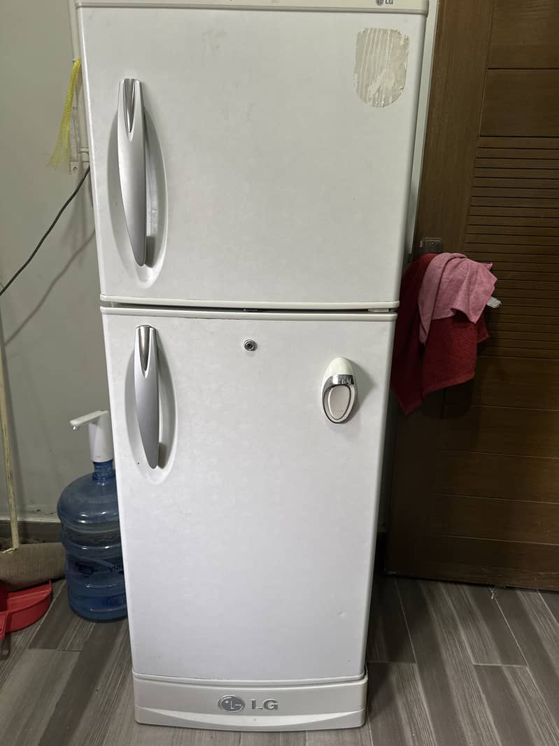 LG fridge for sale 0