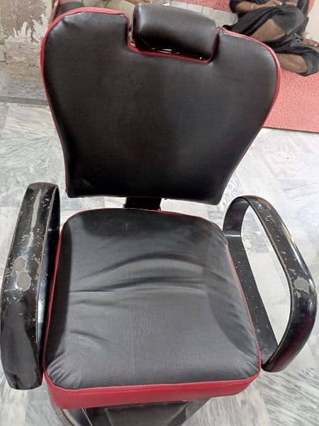 bar and new lash condition 5 chairs  for sale 9