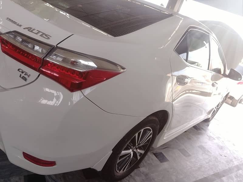 Toyota Altis Grande 2018 4