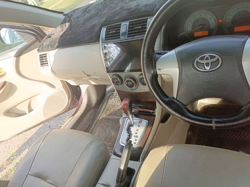 Toyota Corolla Altis 2013 6