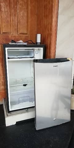 used mini fridge i zone