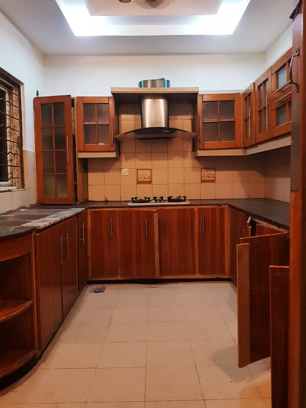 10 Marla Full House Available For Rent AT Prime Location JJ Block DHA Phase 5 Lahore 5