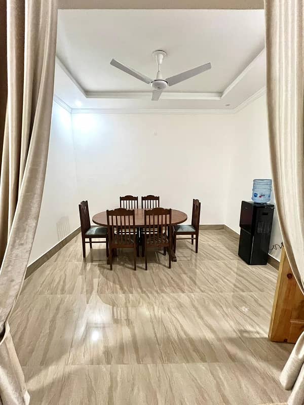 3 bedrooms Available on Perday or Perweek in E-11 Islamabad 9