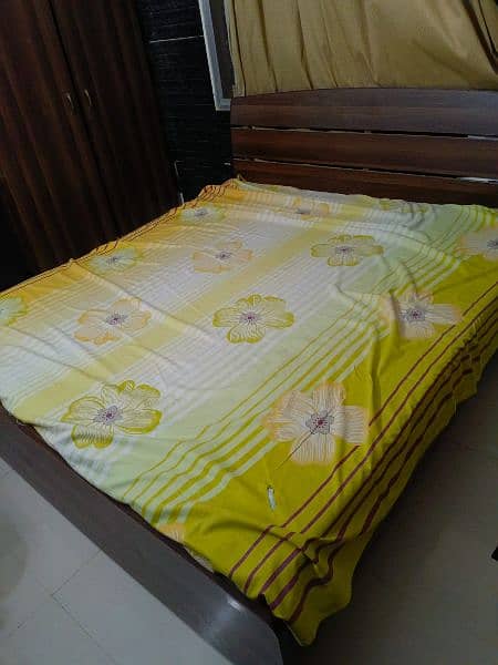 wooden bed+ mattress 8