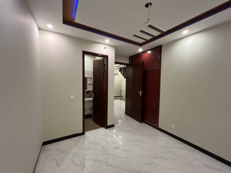 5 Marla Brand New House Near Akbar Chowk College Road 4