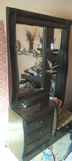 dressing table