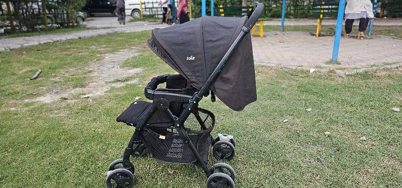 imported Joie Musin midnight black stroller 2