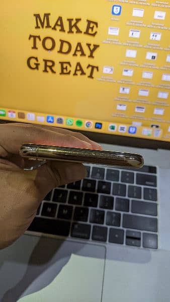 iPhone XS Max 256GB PTA Approved 5