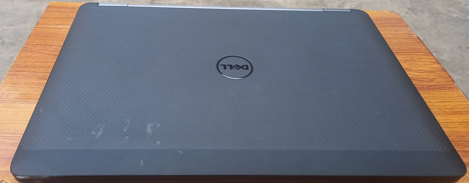 Dell latitude E7470, i5 6th generation, 8/128 ssd touch screen 2