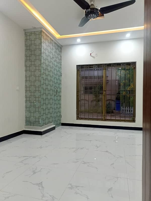 A Prime Location House Of 7 Marla In Bahria Town Phase 8 9