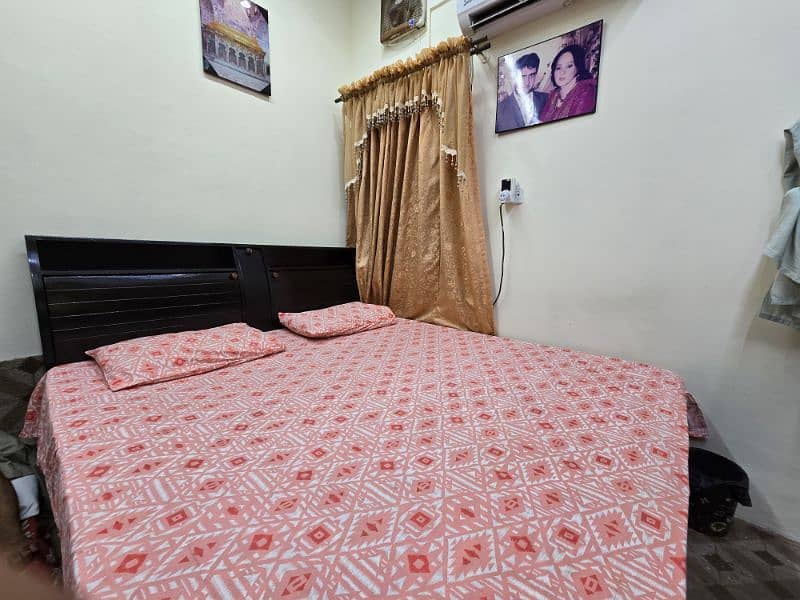 King size double bed 5