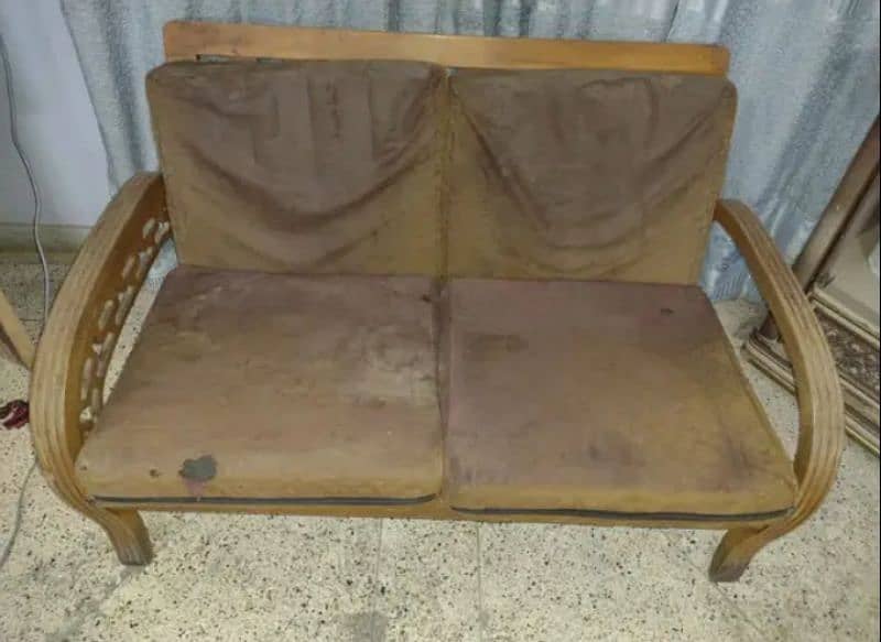 8seater iron sofa set with pot and 1wood sofa 2seater. read description 9