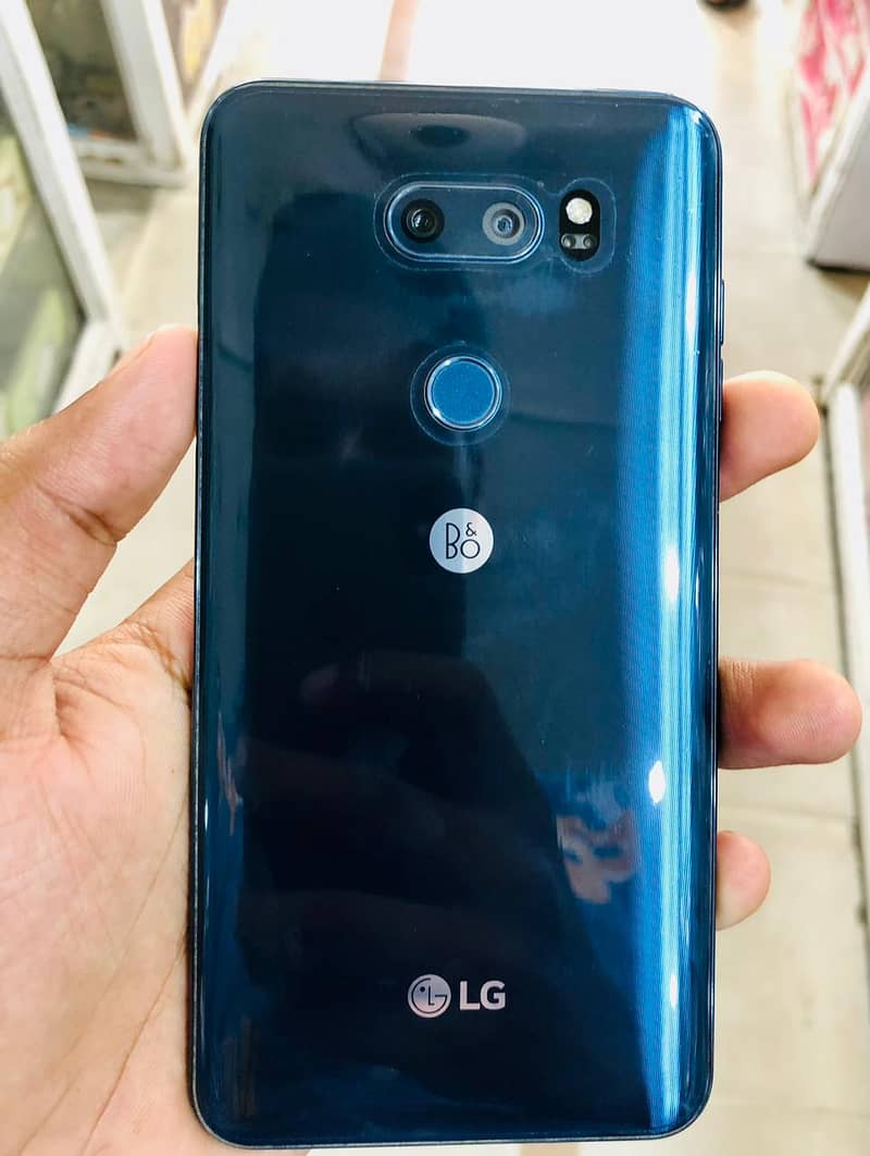 LG V30  4gb/ 64gb PTA. Approved 4