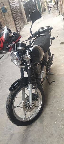 Suzuki GS150 SE 2