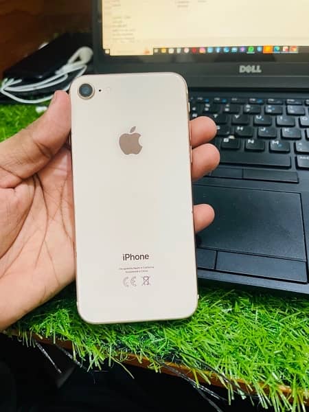 iPhone 8 non pta 64 Gb 4