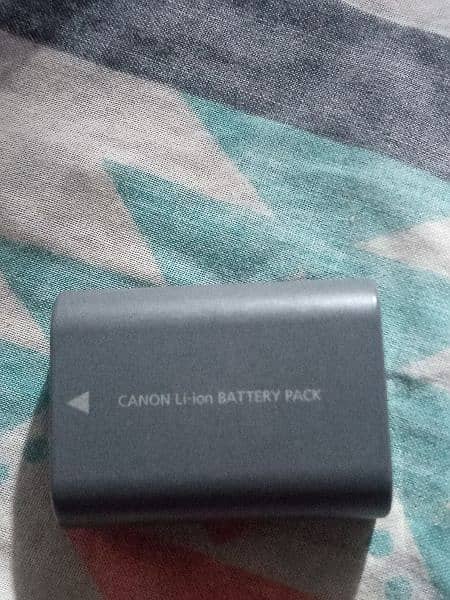 Canon Camera Battery and Charger 3