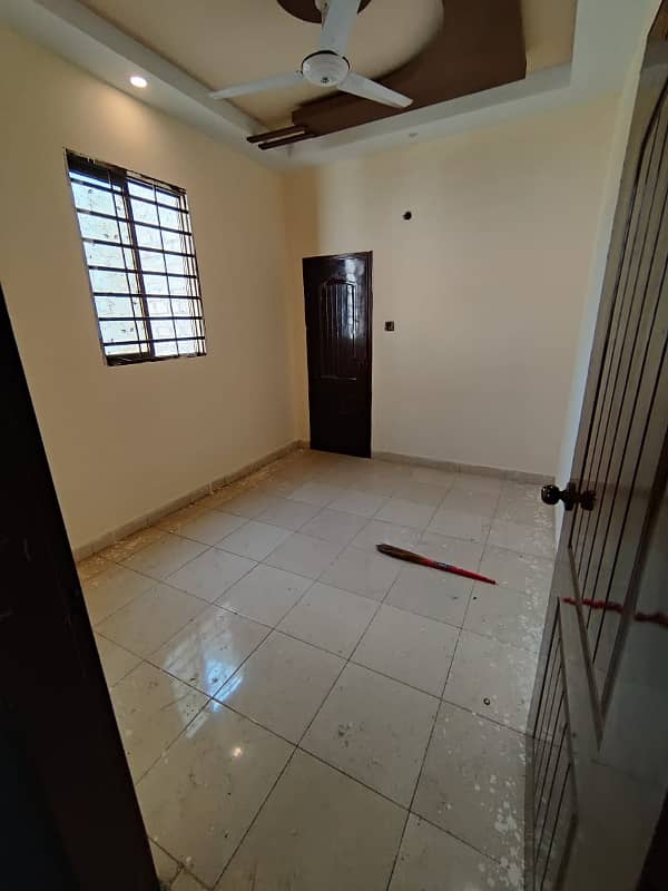 2 Bed DD Portion For Sale In Nazimabad No 5 4