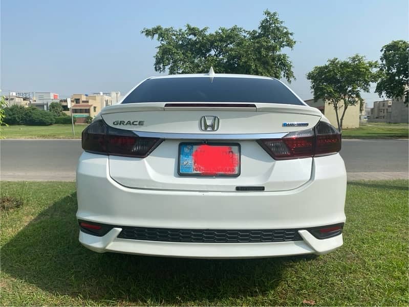 Honda Grace Hybrid 2017 1