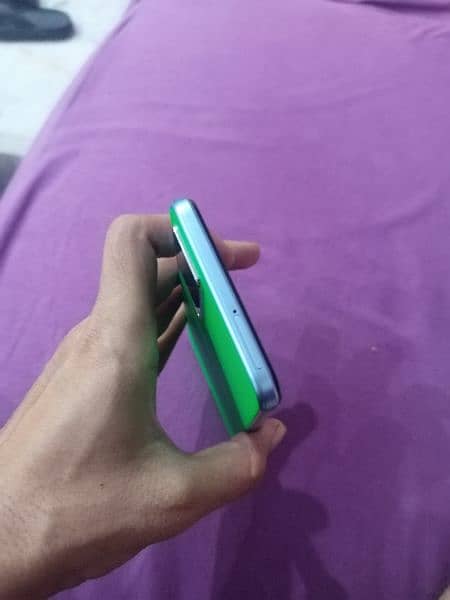 vivo y33 8/128 good condition no repair 10by10 condition 4