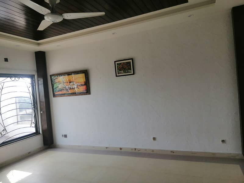 DHA PHASE 5, 27 MARLA CORNER 2 BEDS, SEPERATE GATE UPPER PORTION FOR RENT 3