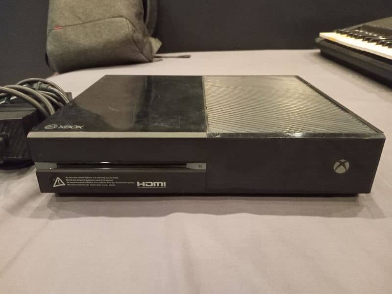 XBOX ONE (1 TeraByte) 0