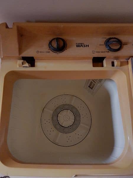 Kenwood 2 in 1 washing machine for sale gulistan e johar block 12 4