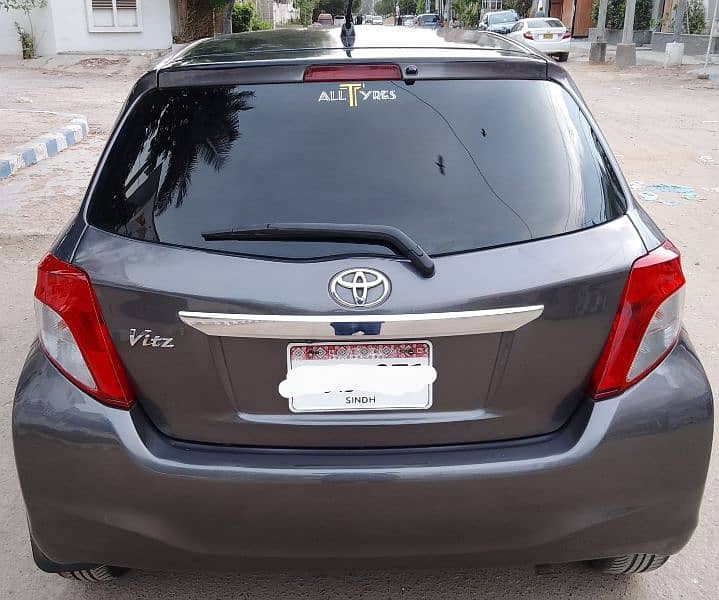 Toyota Vitz 2014 4