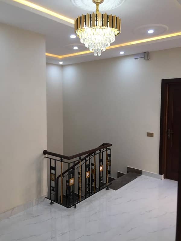 10 Marla Like New House For Sale At Very Hot Location Jasmine Block Bahria Town Lahore 13