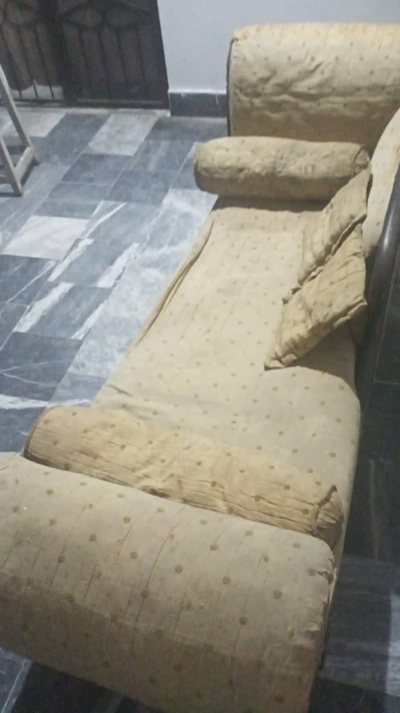 Sofa Sethi for sales 1