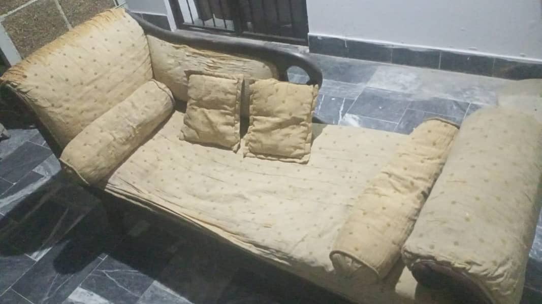 Sofa Sethi for sales 2