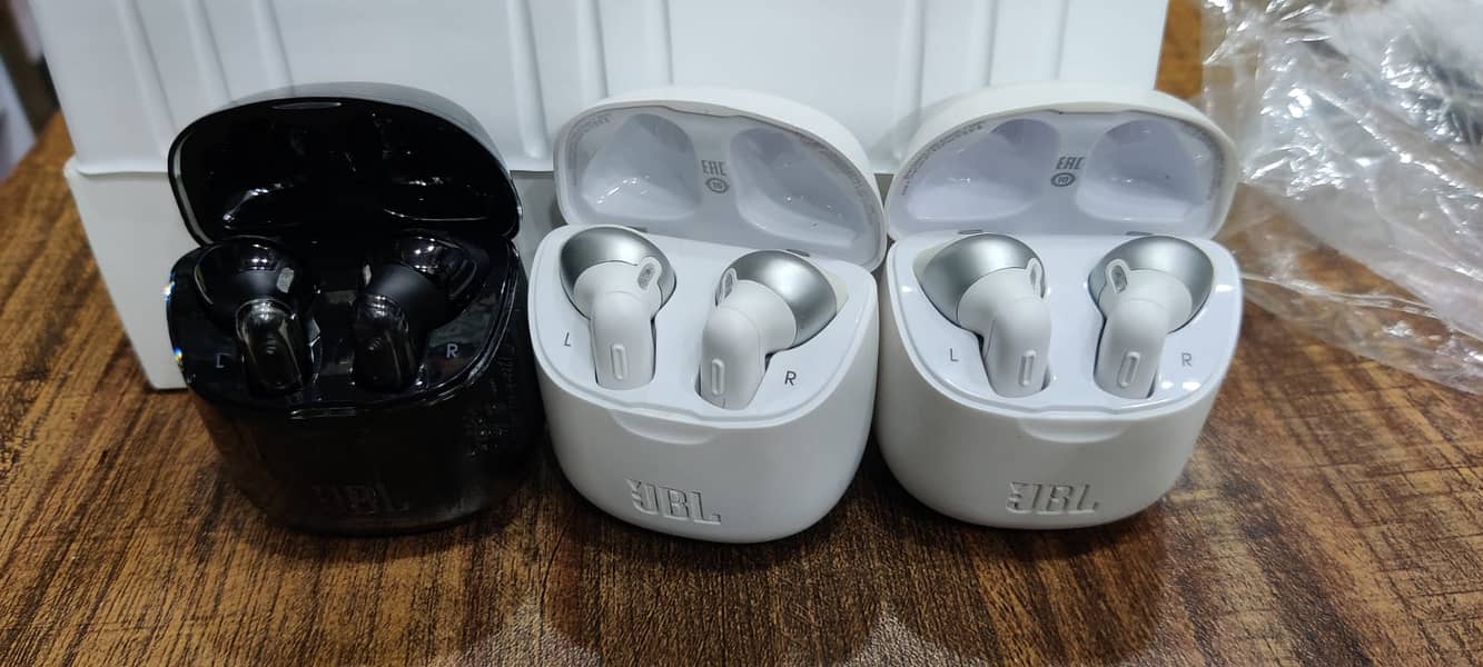 JBL & Anker High Quality Pre loved little used earbuds available 4