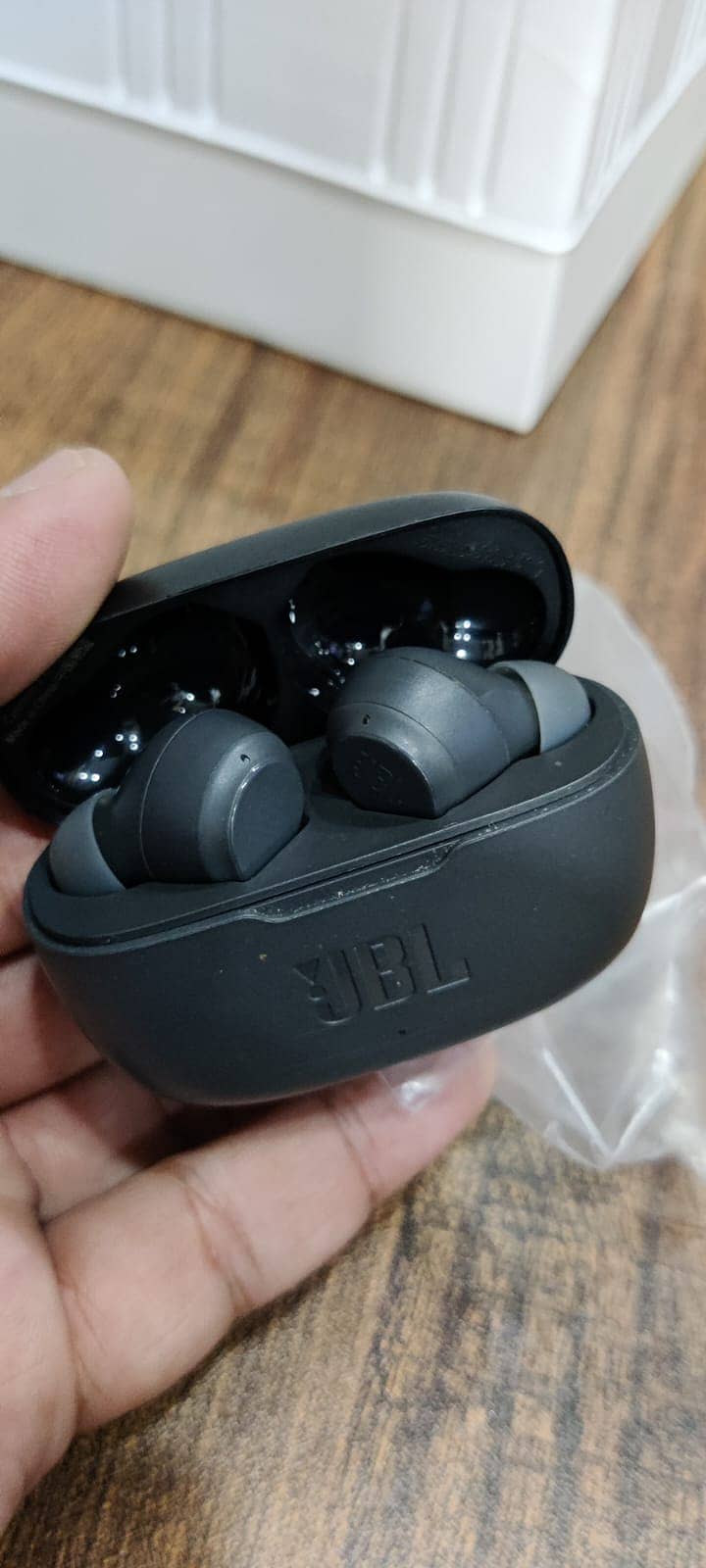 JBL & Anker High Quality Pre loved little used earbuds available 6