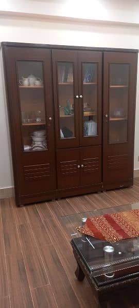 Wood patex showcase/divider kn excellent condition 0