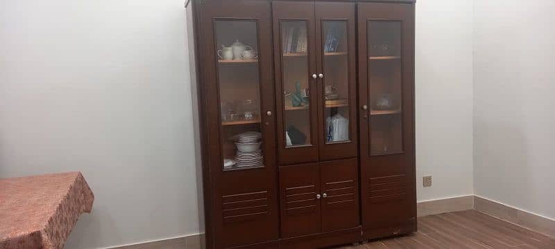 Wood patex showcase/divider kn excellent condition 1