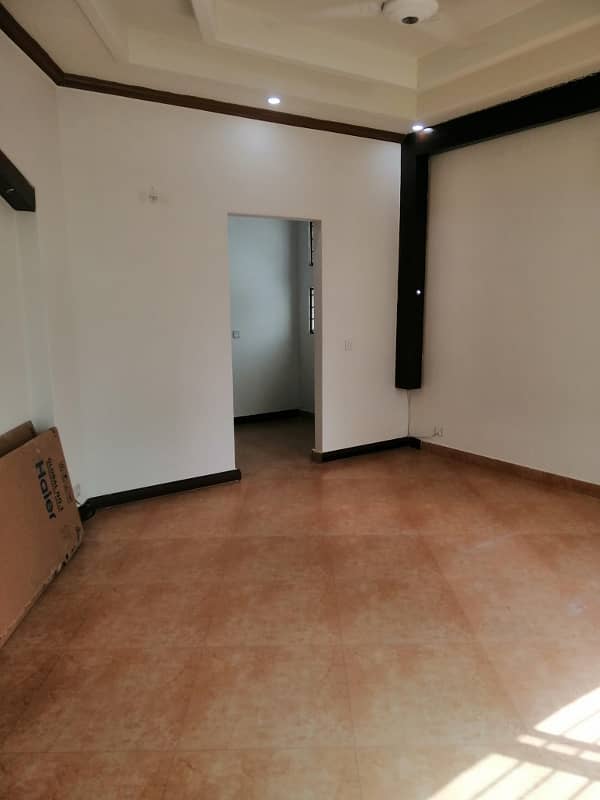 DHA PHASE 5 , 27 MARLA , INDEPENDENT LOWER PORTION, 3 BEDS FOR RENT 6