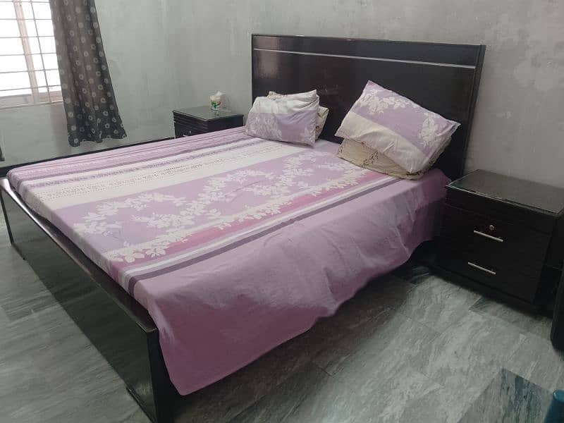 King size bed with side tables 2