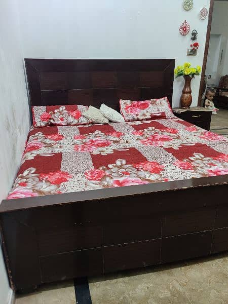 wooden bed all ok condition 10by9 1