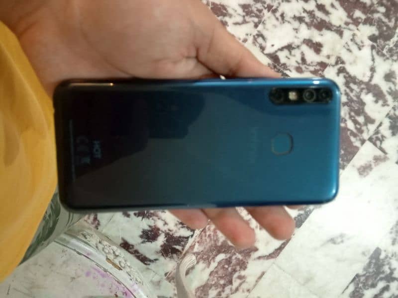 Infinix hot 8 4/64 2